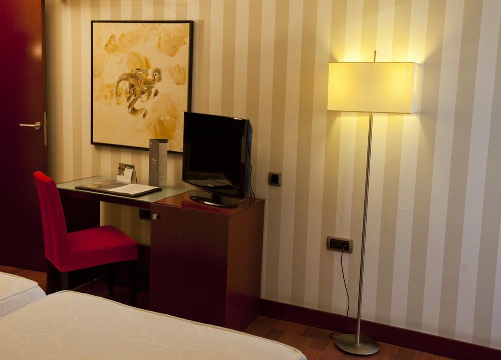Zenit Borrell Hotel Barcelona Luaran gambar